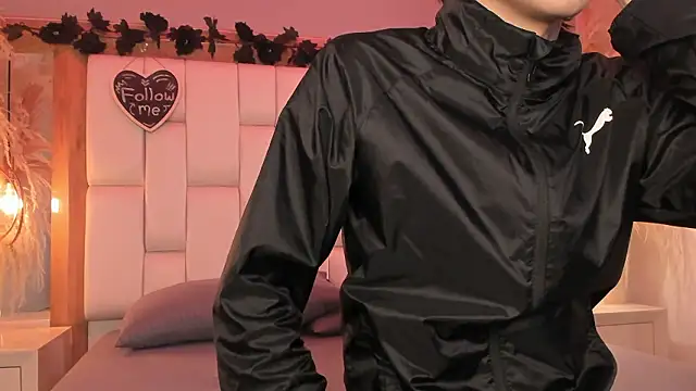 Daphne And Roger online show from 02-24-26, 11:00