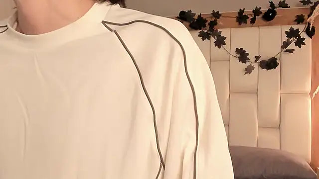 Daphne And Roger online show from 12-23-25, 11:09