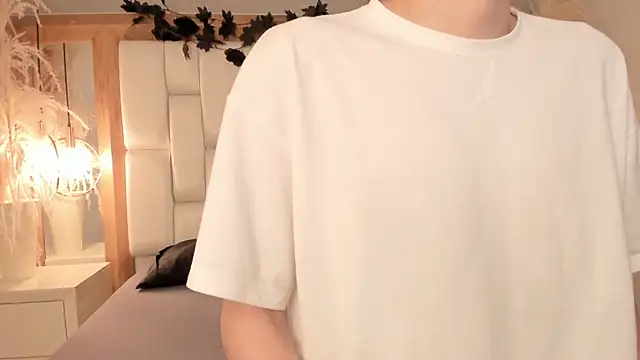 Daphne And Roger online show from 11-19-25, 11:10