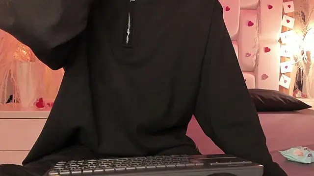 Daphne And Roger online show from 02-23-26, 11:11