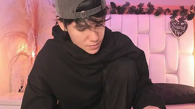 Daphne And Roger online show from 04-04-26, 11:06