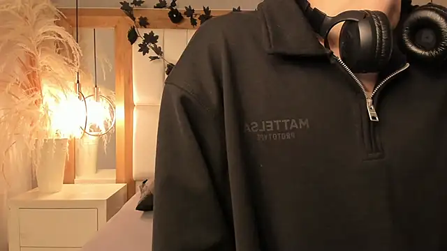 Daphne And Roger online show from 12-16-25, 11:03