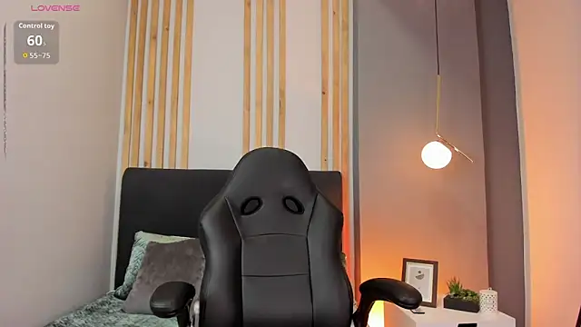 Snapshot of ivy_collins_ chatting on 10-24-25, 09:47 ivy collins online show from 10-24-25, 09:47