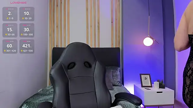 Snapshot of ivy_collins_ chatting on 10-17-25, 09:16 ivy collins online show from 10-17-25, 09:16