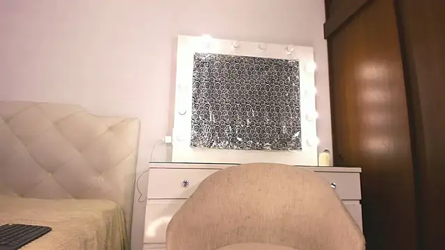 lina quinn online show from 09-18-25, 02:25