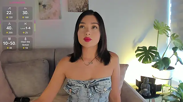 Snapshot of Estrer_collins chatting on 10-19-25, 08:22 Estrer collins online show from 10-19-25, 08:22