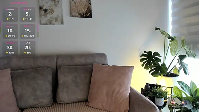 Snapshot of Estrer_collins chatting on 11-14-25, 07:28 Estrer collins online show from 11-14-25, 07:28