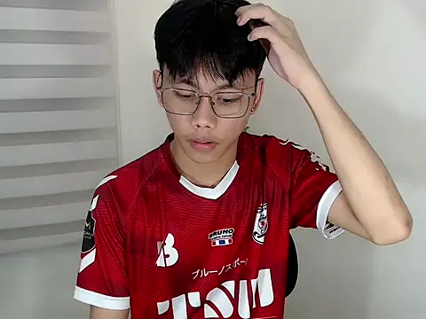 Snapshot of ynotyu chatting on 09-16-25, 05:19 ynotyu online show from 09-16-25, 05:19