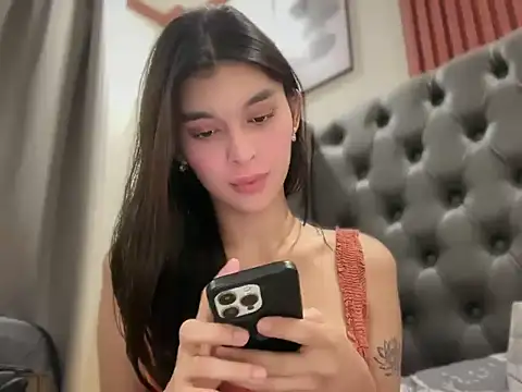 Snapshot of asiansmilexx chatting on 06-04-26, 07:24 asiansmilexx online show from 06-04-26, 07:24