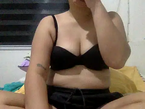 yummy mia online show from 06-16-26, 11:38