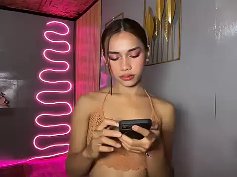 Lovelynikki03 online show from 05-03-26, 10:20