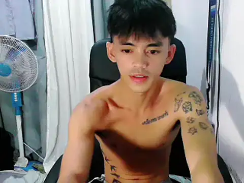 urhunky boy online show from 09-18-25, 03:59