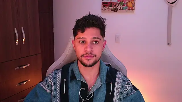 domsantiago  online show from 01-10-26, 03:13