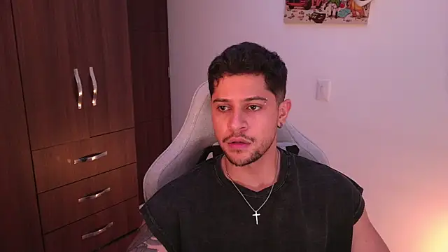 domsantiago  online show from 12-05-25, 02:10