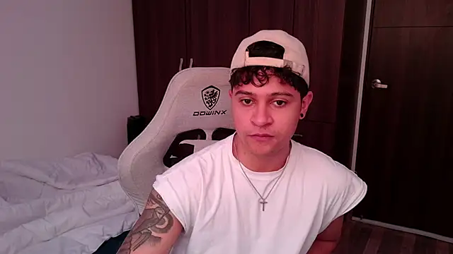 domsantiago  online show from 09-21-25, 04:34