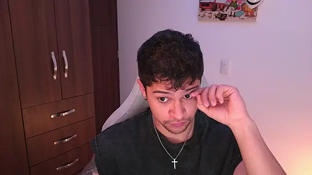 domsantiago  online show from 11-19-25, 02:55