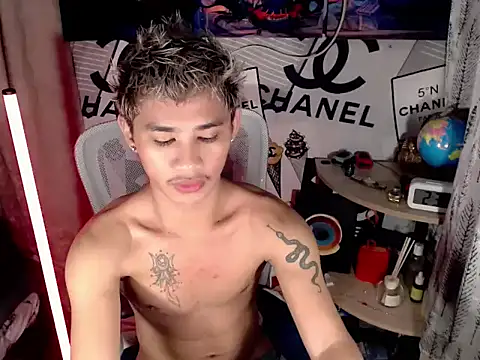 Snapshot of asianhardcock25 chatting on 04-26-26, 06:38 asianhardcock25 online show from 04-26-26, 06:38