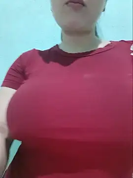 Snapshot of Shiny_Babe chatting on 05-16-26, 01:21 Shiny Babe online show from 05-16-26, 01:21