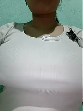 Snapshot of Shiny_Babe chatting on 05-04-26, 04:05 Shiny Babe online show from 05-04-26, 04:05