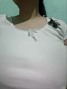 Snapshot of Shiny_Babe chatting on 05-08-26, 02:43 Shiny Babe online show from 05-08-26, 02:43