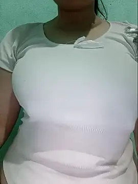 Snapshot of Shiny_Babe chatting on 06-07-26, 05:23 Shiny Babe online show from 06-07-26, 05:23