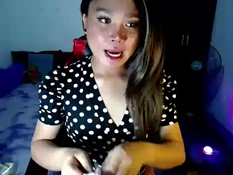 Urassiansweetcummer online show from 04-14-26, 04:45