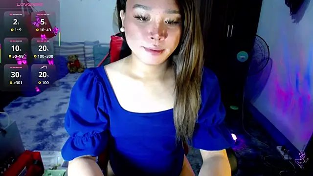 Snapshot of Urassiansweetcummer chatting on 02-19-26, 12:40 Urassiansweetcummer online show from 02-19-26, 12:40