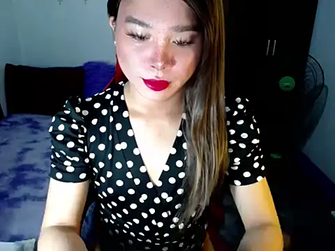 Snapshot of Urassiansweetcummer chatting on 11-07-25, 01:43 Urassiansweetcummer online show from 11-07-25, 01:43