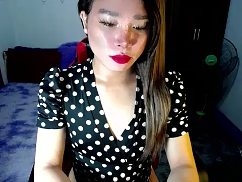 Snapshot of Urassiansweetcummer chatting on 11-24-25, 02:11 Urassiansweetcummer online show from 11-24-25, 02:11