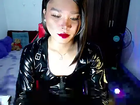 Urassiansweetcummer online show from 05-05-26, 01:30