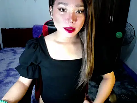 Snapshot of Urassiansweetcummer chatting on 11-15-25, 01:53 Urassiansweetcummer online show from 11-15-25, 01:53