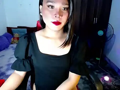 Urassiansweetcummer online show from 05-14-26, 01:57