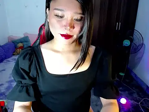 Urassiansweetcummer online show from 05-22-26, 12:14