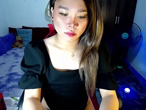 Urassiansweetcummer online show from 03-20-26, 09:38