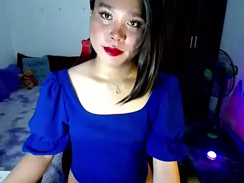 Urassiansweetcummer online show from 04-22-26, 04:08