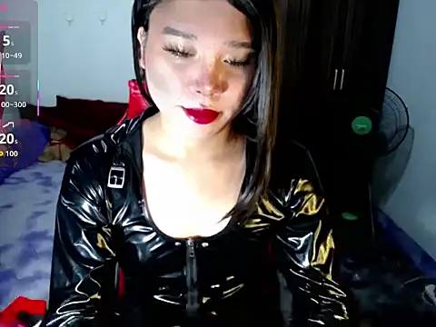 Snapshot of Urassiansweetcummer chatting on 07-20-26, 01:46 Urassiansweetcummer online show from 07-20-26, 01:46