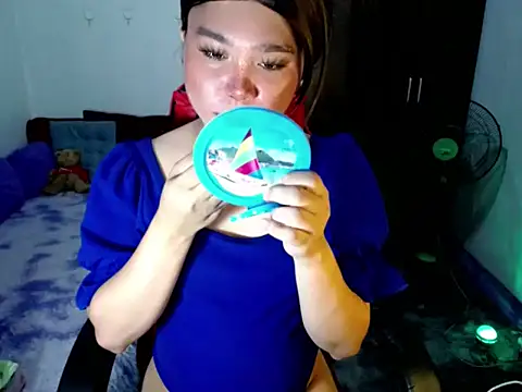 Urassiansweetcummer online show from 04-10-26, 02:29