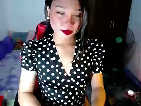 Urassiansweetcummer online show from 05-24-26, 12:54
