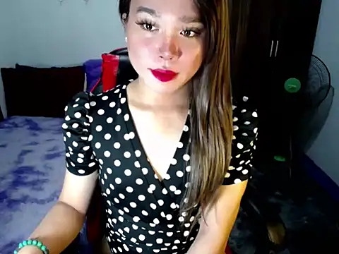 Snapshot of Urassiansweetcummer chatting on 11-04-25, 02:04 Urassiansweetcummer online show from 11-04-25, 02:04