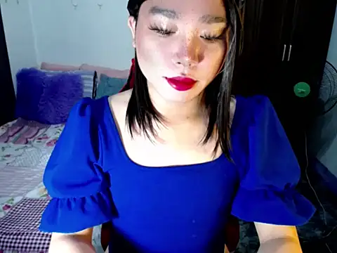 Urassiansweetcummer online show from 09-11-25, 12:21