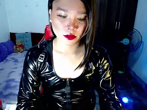 Urassiansweetcummer online show from 05-06-26, 01:53