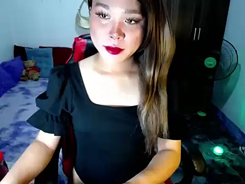 Urassiansweetcummer online show from 03-15-26, 11:56