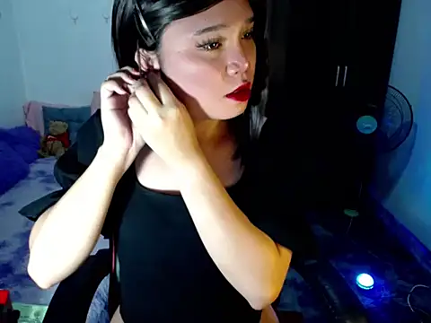 Urassiansweetcummer online show from 05-23-26, 02:10