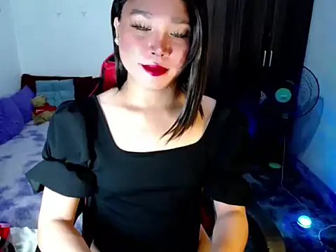 Urassiansweetcummer online show from 05-16-26, 01:37