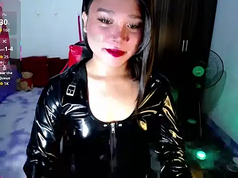 Snapshot of Urassiansweetcummer chatting on 07-26-26, 02:51 Urassiansweetcummer online show from 07-26-26, 02:51