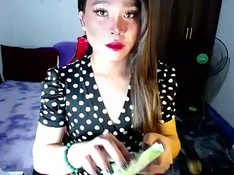 Snapshot of Urassiansweetcummer chatting on 11-06-25, 02:15 Urassiansweetcummer online show from 11-06-25, 02:15