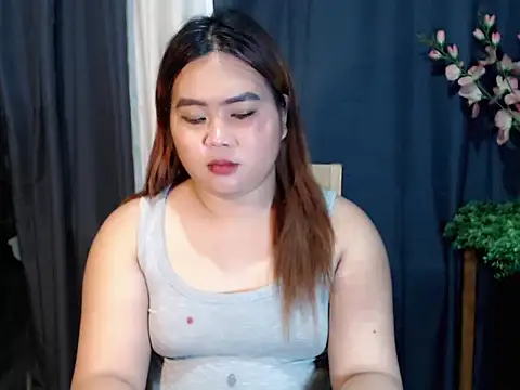 Snapshot of queen_staceyy chatting on 11-30-25, 07:03 queen staceyy online show from 11-30-25, 07:03