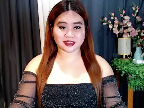 Snapshot of queen_staceyy chatting on 10-15-25, 06:33 queen staceyy online show from 10-15-25, 06:33