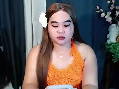 Snapshot of queen_staceyy chatting on 12-22-25, 09:59 queen staceyy online show from 12-22-25, 09:59