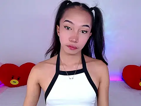 Snapshot of Sweet_kittyxx chatting on 05-23-26, 11:31 Sweet kittyxx online show from 05-23-26, 11:31
